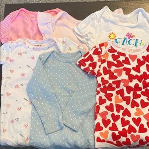 6 Onesies for Girl size 6-12 months